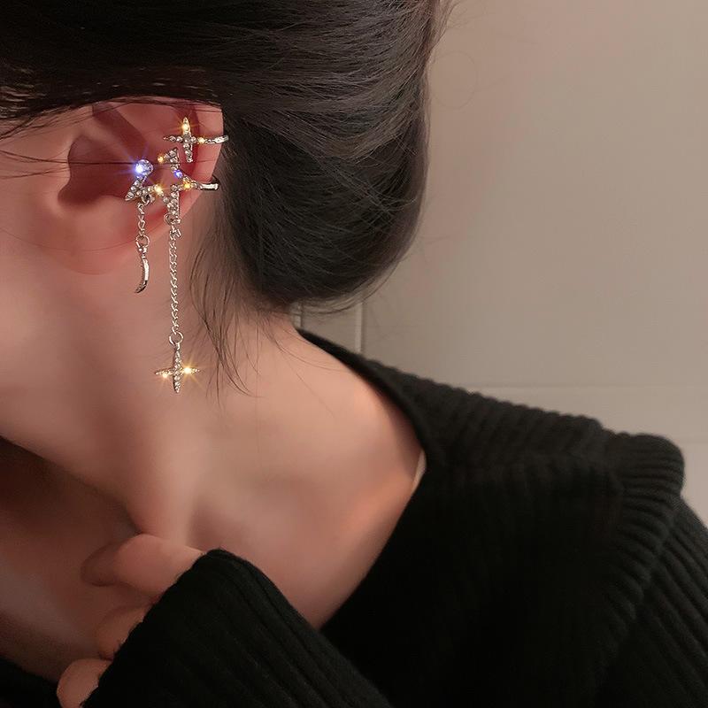 1Pcs Fashion Gold Color Long Tassel Moon Star Clip Earrings for Women Sparkling Crystal Fake Cartilage Ear Clip Wedding Zircon медный
1Pcs Fashion Gold Color Long Tassel Moon Star Clip Earrings for Women Sparkling Crystal Fake Cartilage Ear Clip Wedding Zircon медный