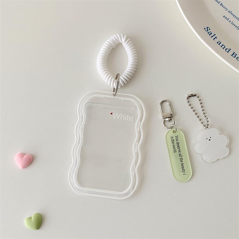 Мягкий силиконовый держатель для карт с эластичным шнурком-подвеской, держатель для фотокарточек, хранилище для фото айдолов, защитная обложка, брелок для ключей, шарм для сумки белый
Мягкий силиконовый держатель для карт с эластичным шнурком-подвеской, держатель для фотокарточек, хранилище для фото айдолов, защитная обложка, брелок для ключей, шарм для сумки белый