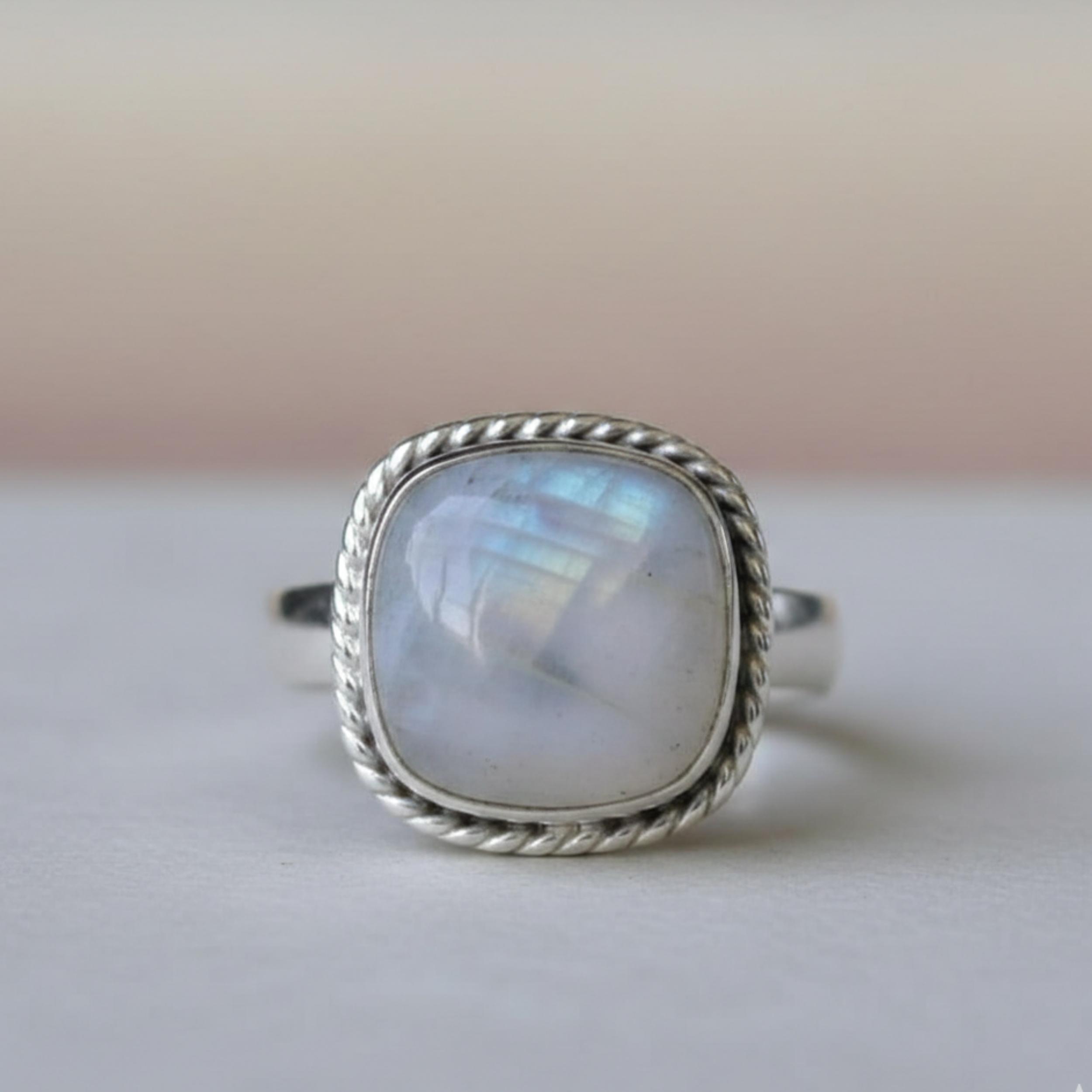 Rainbow Moonstone Cushion Cut Statement Ring, 925 Solid Sterling Silver Jewelry, Minimalist Handmade Ring for Women 12 срібний
Rainbow Moonstone Cushion Cut Statement Ring, 925 Solid Sterling Silver Jewelry, Minimalist Handmade Ring for Women 12 срібний