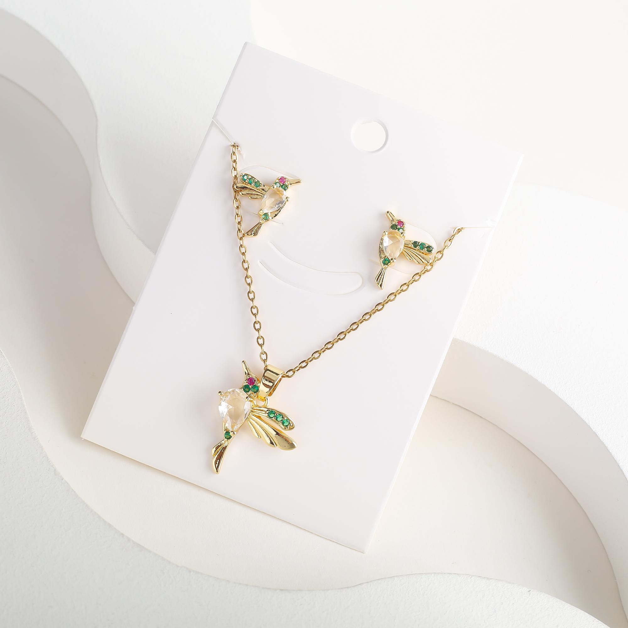 Classic Crystal Hummingbird Pendant Necklace Earring Set 7 Color Zirconia Animal Bird Necklace Girls Party Birthday Wedding Gift белый
Classic Crystal Hummingbird Pendant Necklace Earring Set 7 Color Zirconia Animal Bird Necklace Girls Party Birthday Wedding Gift белый