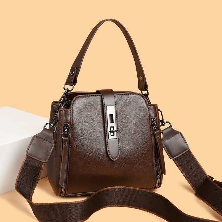 New Women s Handbag Shoulder Messenger Bag 20*11*19cm
New Women s Handbag Shoulder Messenger Bag 20*11*19cm