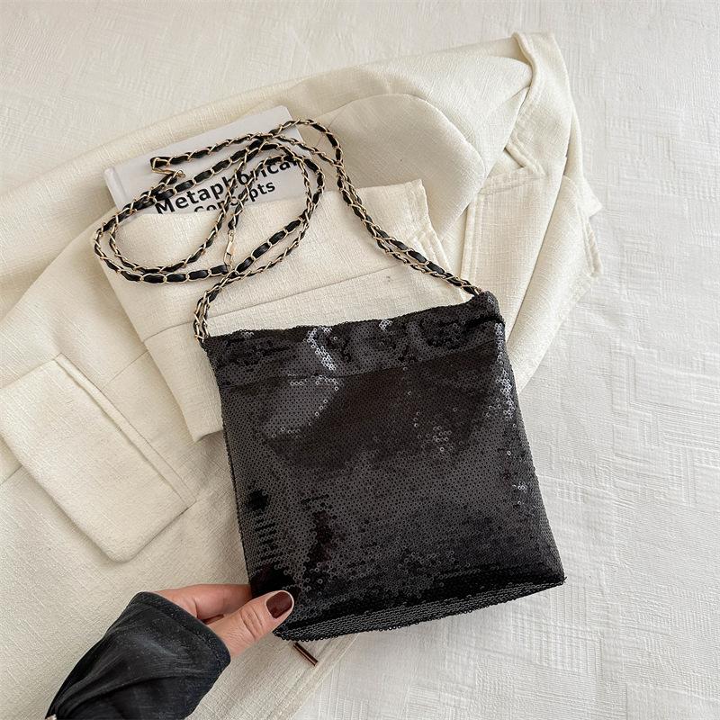 Блестящая сумка-ведро на цепочке с пайетками женская 2025 новая нишевая корейская версия модная подмышечная на плечо кроссбоди чёрный
Блестящая сумка-ведро на цепочке с пайетками женская 2025 новая нишевая корейская версия модная подмышечная на плечо кроссбоди чёрный