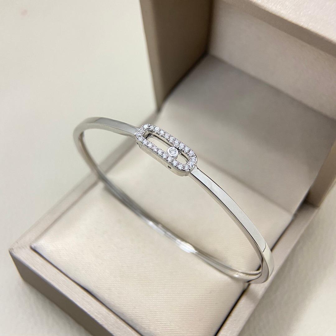 Meijia Move Series: Elegant Diamond Sliding Bracelet for Women - High-End Birthday Gift
Meijia Move Series: Elegant Diamond Sliding Bracelet for Women - High-End Birthday Gift