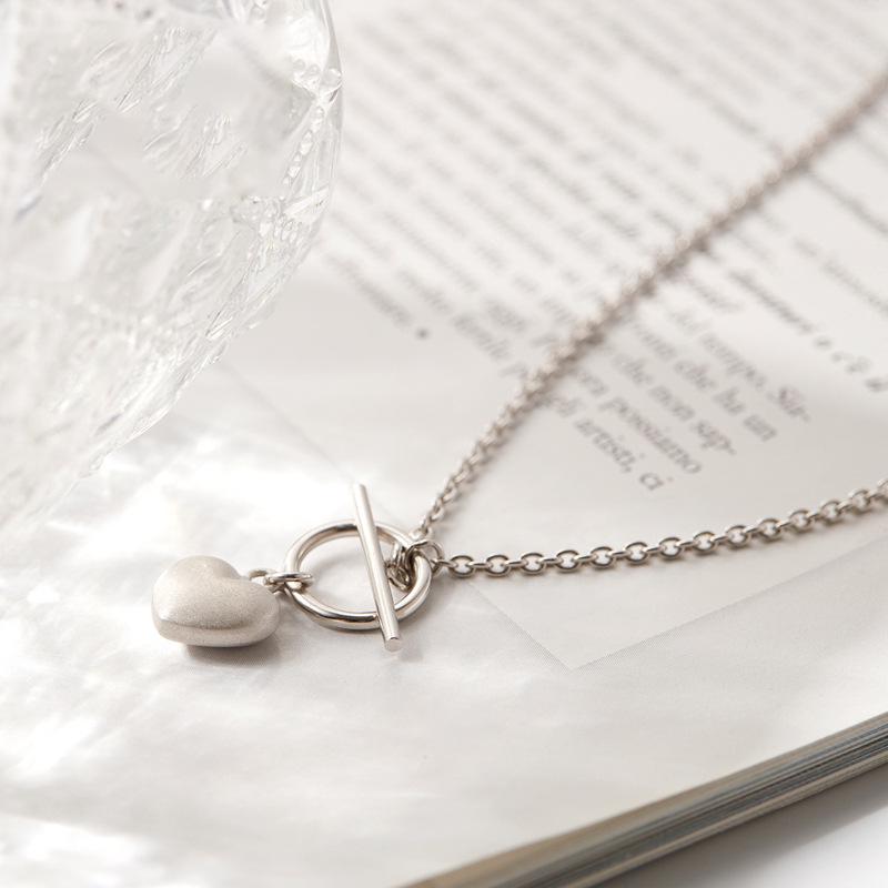 Gold-Plated Frosted Peach Heart Pendant Necklace in s925 Sterling Silver - Fashionable Clavicle Chain for Women 925 Silver
Gold-Plated Frosted Peach Heart Pendant Necklace in s925 Sterling Silver - Fashionable Clavicle Chain for Women 925 Silver