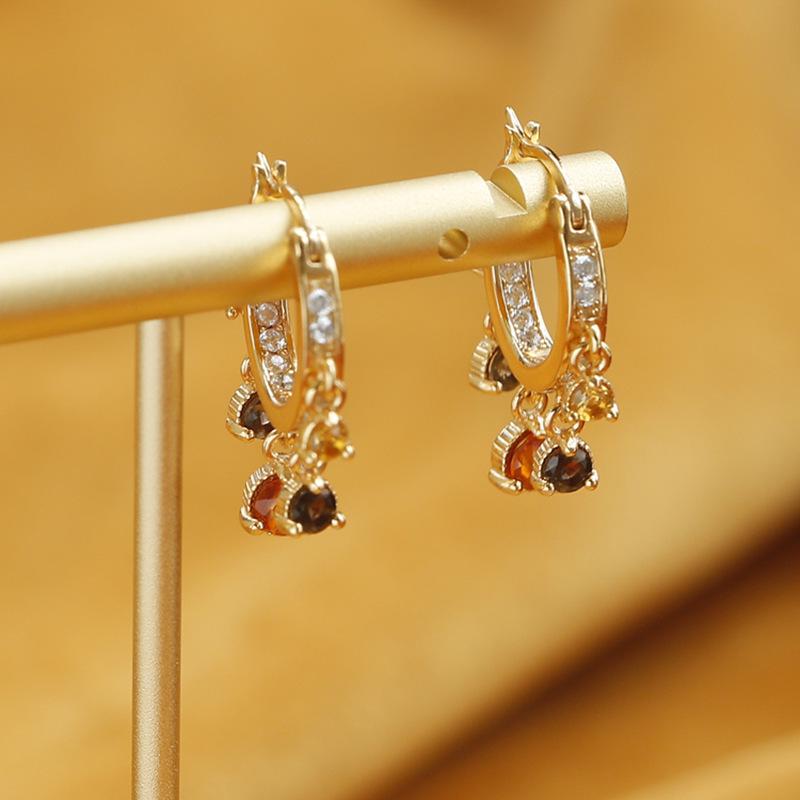 Gold-Plated Sterling Silver S925 Stud Earrings - Fashionable, Luxurious, Niche Design, Simple, Versatile, and Stylish for Women. 925 Silver
Gold-Plated Sterling Silver S925 Stud Earrings - Fashionable, Luxurious, Niche Design, Simple, Versatile, and Stylish for Women. 925 Silver