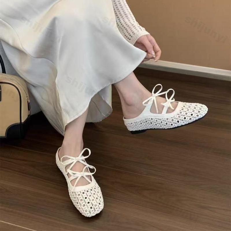 Fashion 2025 Summer Women s French Style Woven Hollow Out Cool Slippers Bow Design Elegant Single Shoes Increased Height Inside Sandals 35 белый
Fashion 2025 Summer Women s French Style Woven Hollow Out Cool Slippers Bow Design Elegant Single Shoes Increased Height Inside Sandals 35 белый