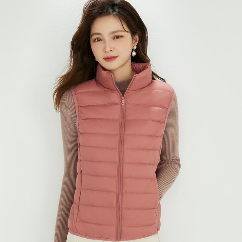 Thin down jacket vest women s new autumn and winter 2024 90 white duck down vest stand-up collar short vest tide S червоний
Thin down jacket vest women s new autumn and winter 2024 90 white duck down vest stand-up collar short vest tide S червоний