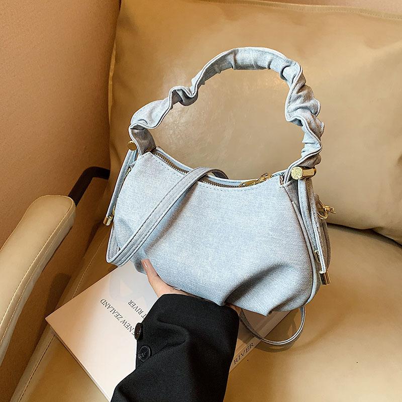 Crossbody pleated dumpling bag women s summer new fashion simple shoulder bag high-end portable women s bag белый
Crossbody pleated dumpling bag women s summer new fashion simple shoulder bag high-end portable women s bag белый