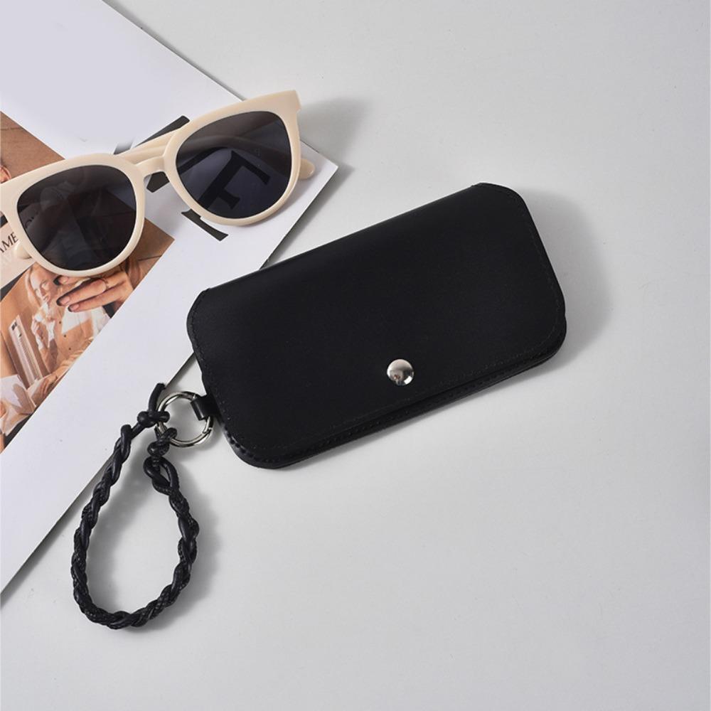 Portable Pu Leather Glasses Bag With Lanyard Leather Weave Rope Glasses Storage Bag Glasses Clip Korean Style чорний
Portable Pu Leather Glasses Bag With Lanyard Leather Weave Rope Glasses Storage Bag Glasses Clip Korean Style чорний