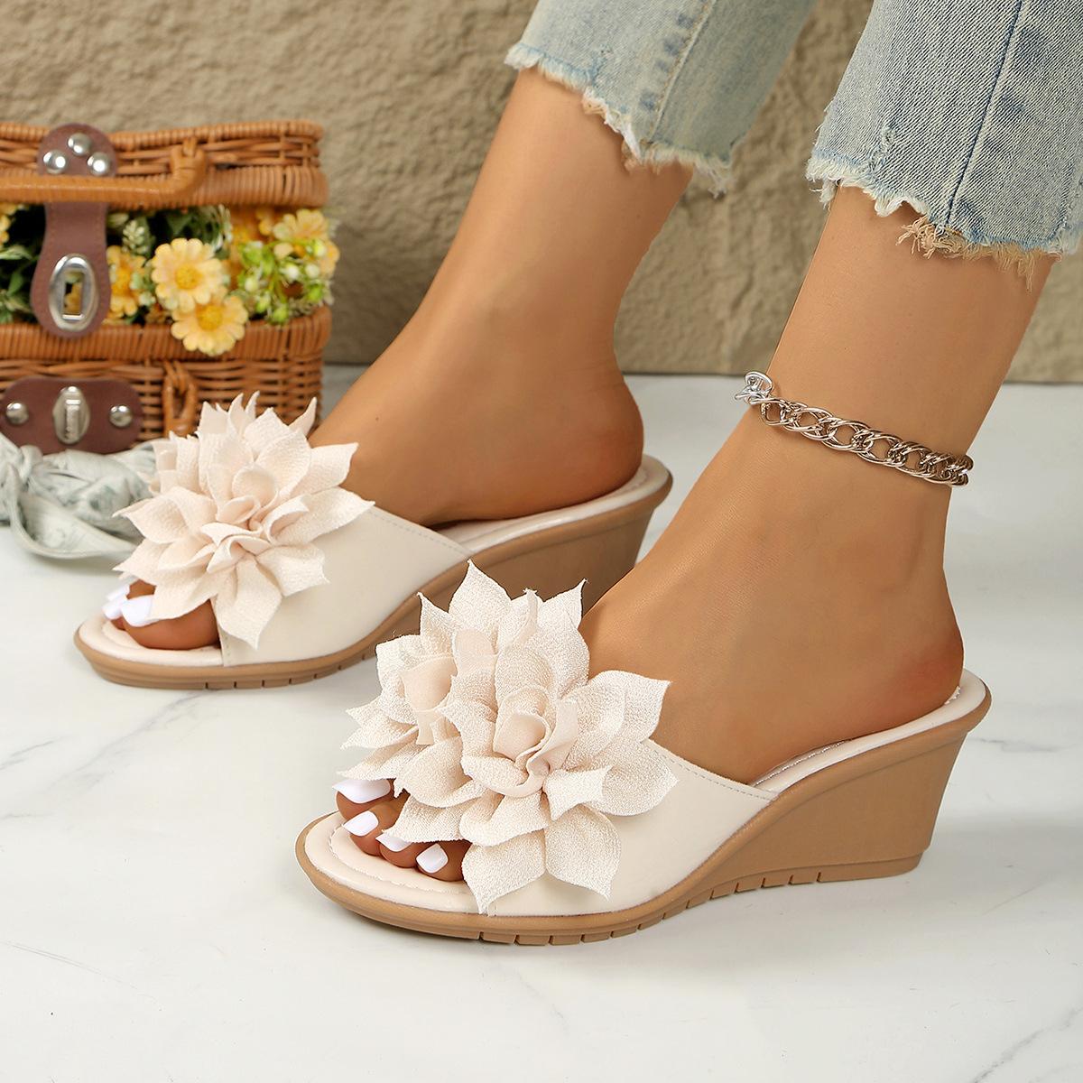 Носите цветочные тапочки с открытым носком и плоским каблуком для женщин, летние новинки 2025 года, милые туфли большого размера с одним словом 36
Носите цветочные тапочки с открытым носком и плоским каблуком для женщин, летние новинки 2025 года, милые туфли большого размера с одним словом 36