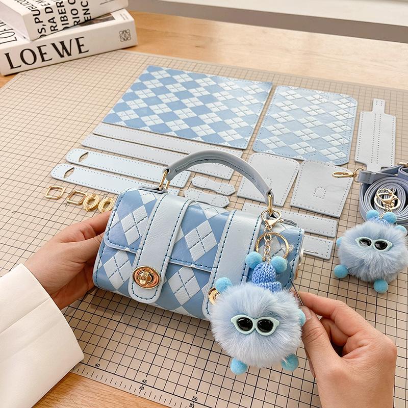 PU Leather Crossbody Bag Making Kit DIY Knitting Crochet Shoulder Bags Material for Handmade Handbags Purse Sewing Accessories синий
PU Leather Crossbody Bag Making Kit DIY Knitting Crochet Shoulder Bags Material for Handmade Handbags Purse Sewing Accessories синий