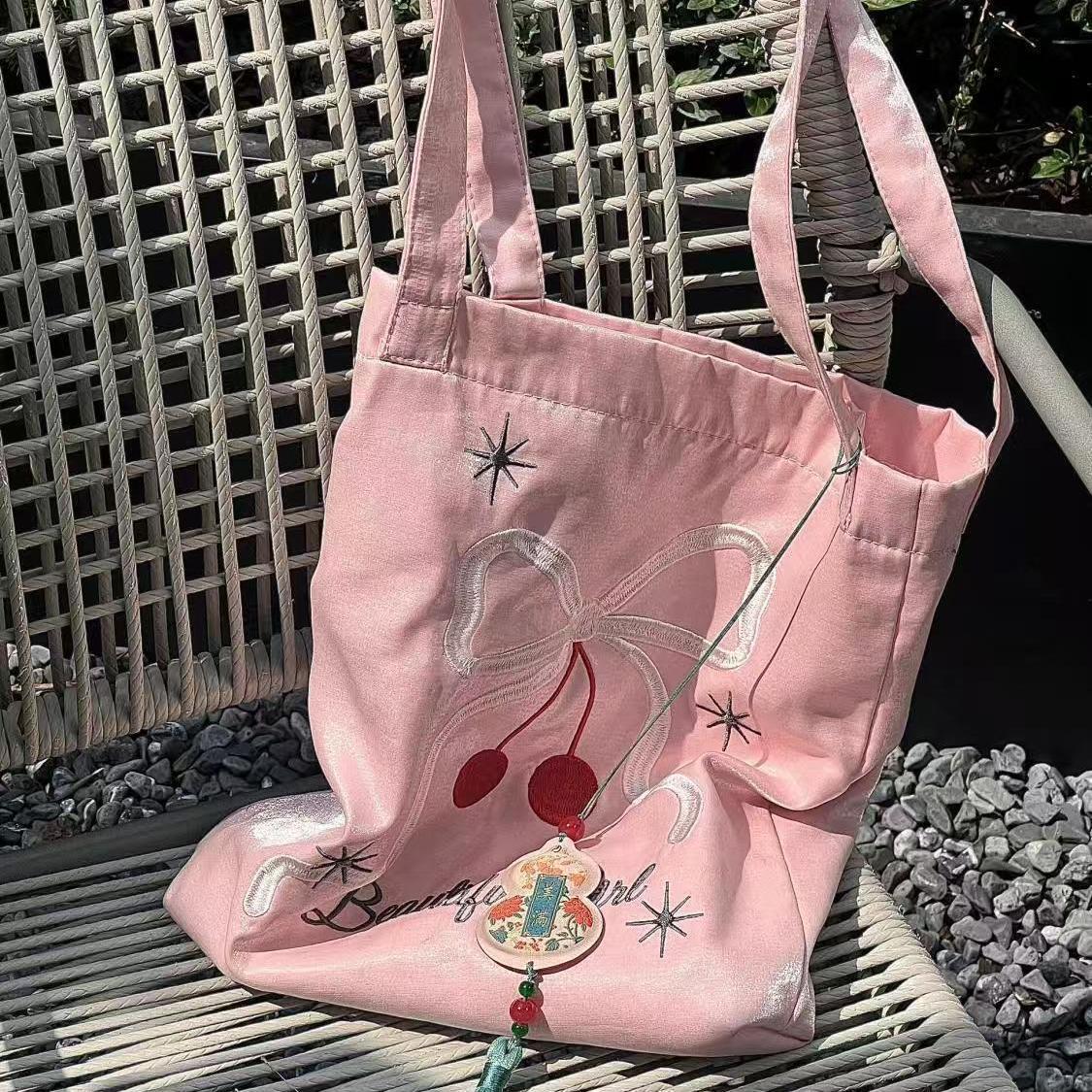 JIAERDI Korean Sweet Cute Bow Tote Bag Women Embroidery Canvas Large Capacity Shoulder Bag Ladies Pink Harajuku Underarm Bag New 32x36x5cm
JIAERDI Korean Sweet Cute Bow Tote Bag Women Embroidery Canvas Large Capacity Shoulder Bag Ladies Pink Harajuku Underarm Bag New 32x36x5cm