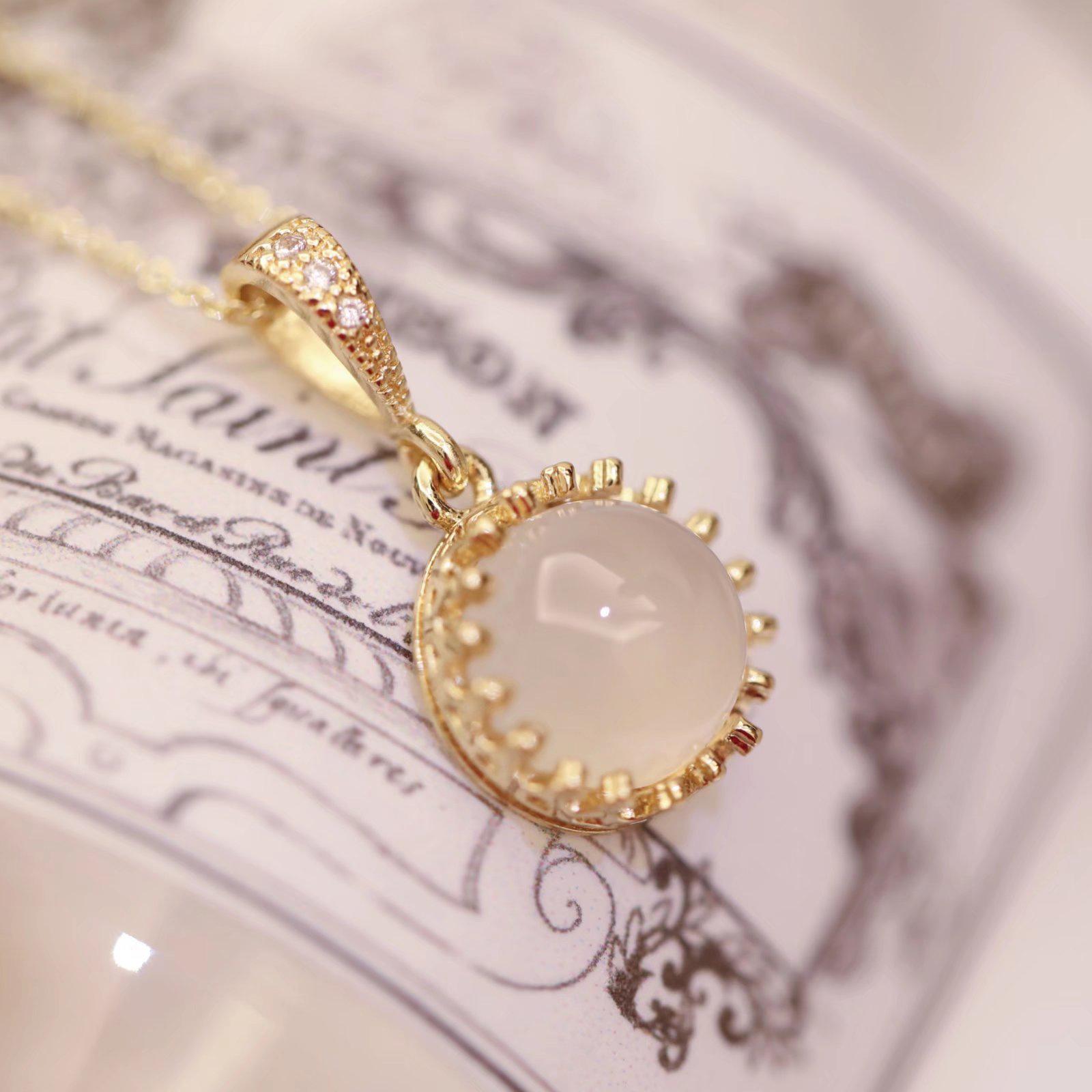 Gold-Plated S925 Sterling Silver Round Pendant Necklace - Fresh, Elegant, High-End Design. 925 Silver
Gold-Plated S925 Sterling Silver Round Pendant Necklace - Fresh, Elegant, High-End Design. 925 Silver