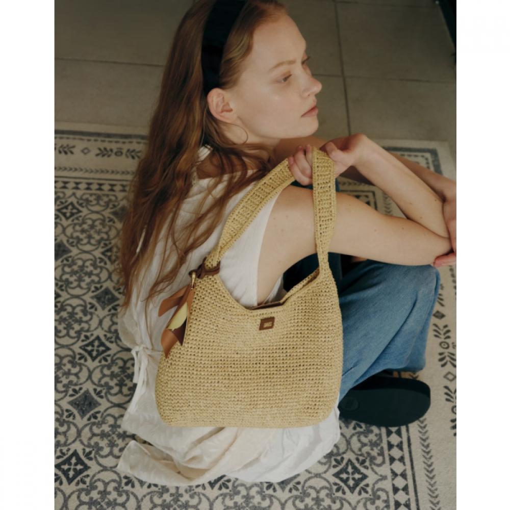 Daks Raffia Twist Mesh Shoulder Bag M Beige Dcba6e581i2 Single option
Daks Raffia Twist Mesh Shoulder Bag M Beige Dcba6e581i2 Single option