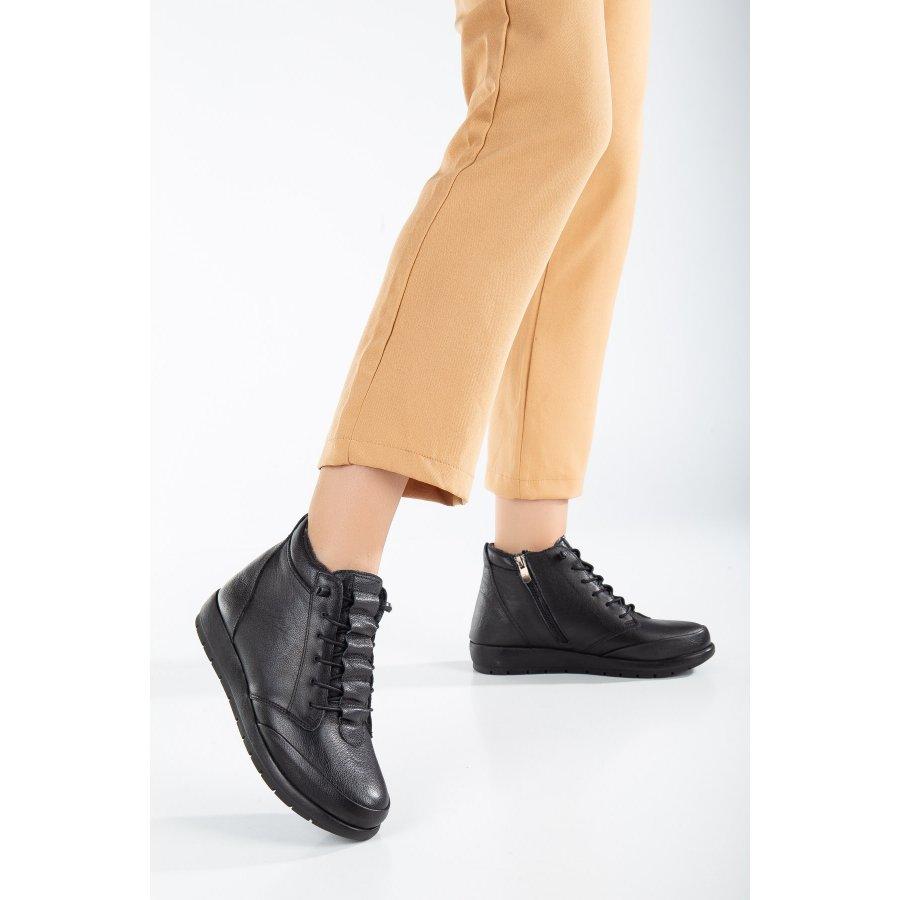 Женские кожаные повседневные ботинки на подкладке из искусственного меха 37 чёрный
Женские кожаные повседневные ботинки на подкладке из искусственного меха 37 чёрный