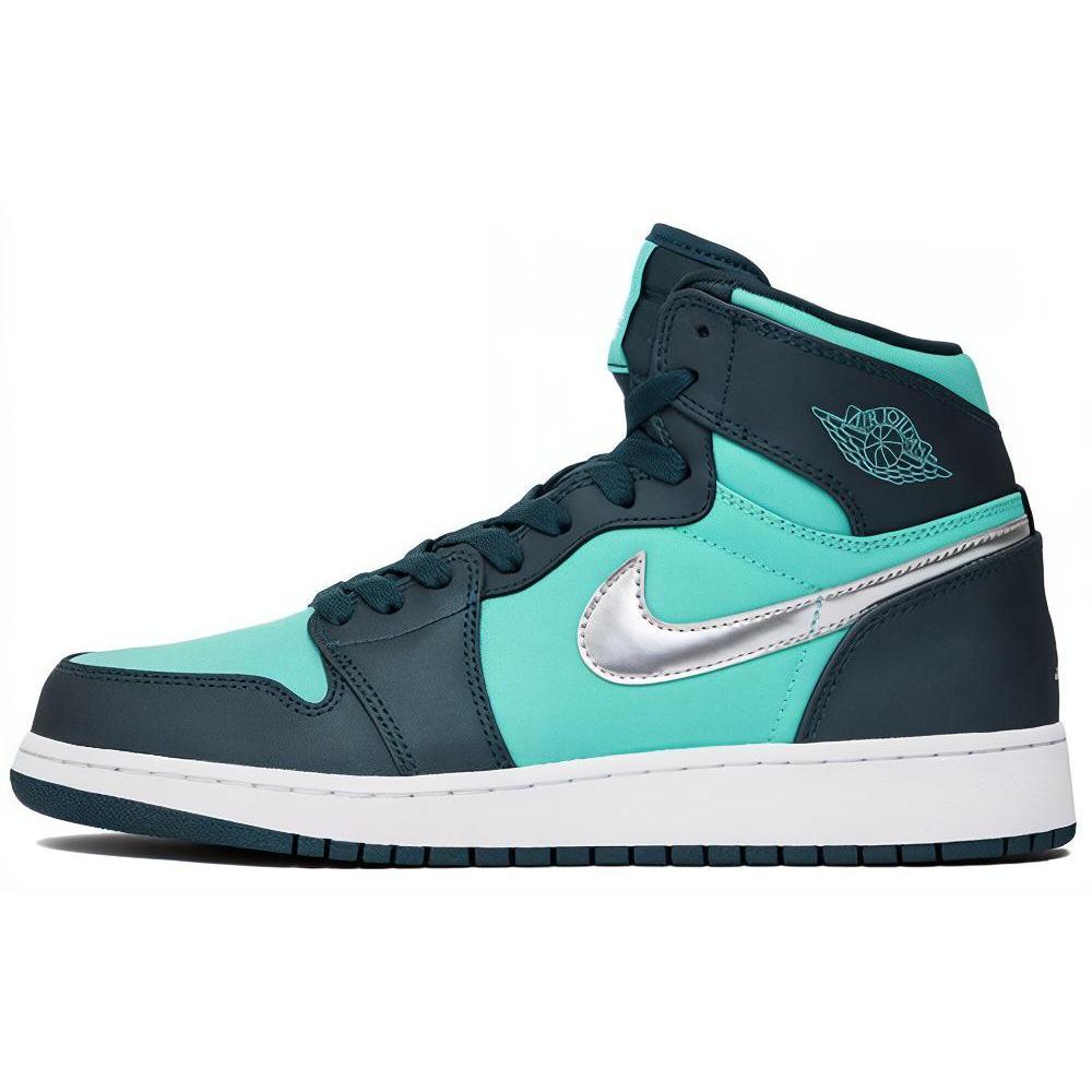 Jordan 1 Retro High GS Hyper Jade 332148-318 36.5
Jordan 1 Retro High GS Hyper Jade 332148-318 36.5