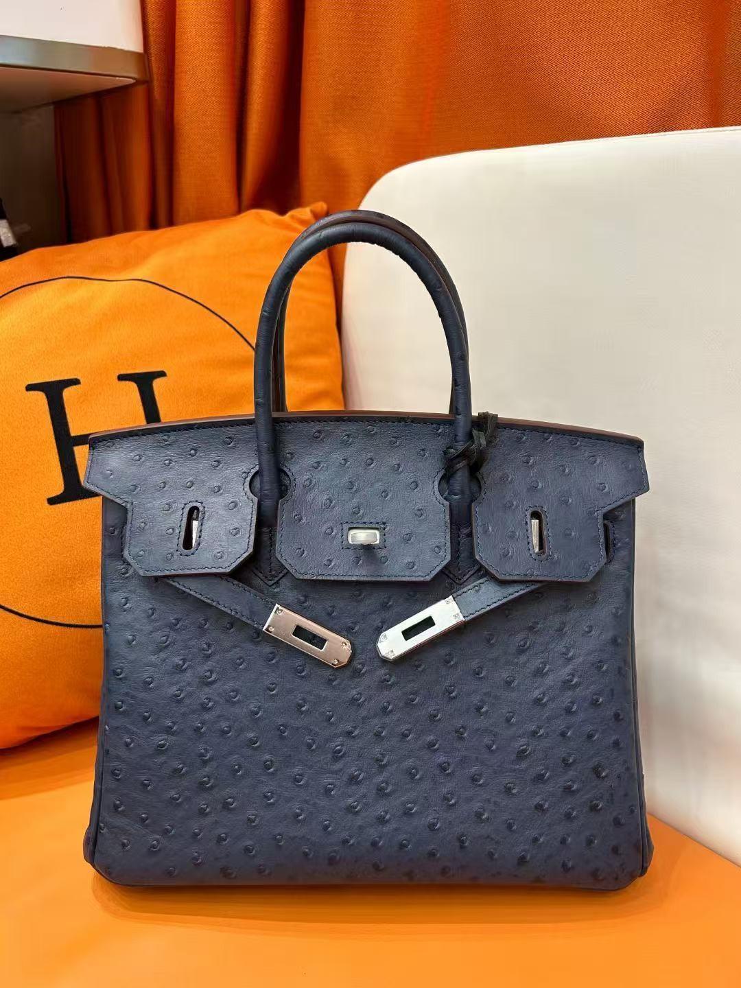 Explosive Top Layer Cowhide Ostrich Pattern 25/30cm Large Capacity Paired Leather High Temperament Handbag Women 25x13x20cm
Explosive Top Layer Cowhide Ostrich Pattern 25/30cm Large Capacity Paired Leather High Temperament Handbag Women 25x13x20cm