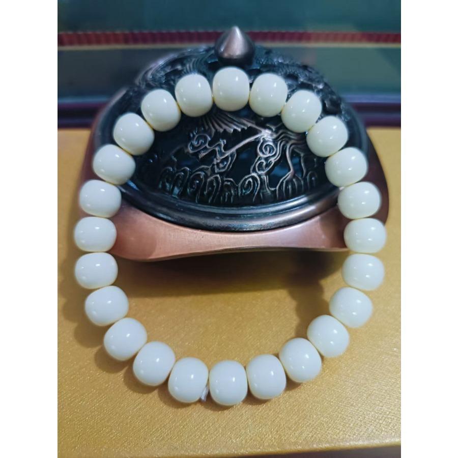 Фрукты цвета слоновой кости, резные, золотые, 15*14 мм, бусины-бочонки, нити, семена бодхи, четки из кокосового дерева, ювелирные изделия
Фрукты цвета слоновой кости, резные, золотые, 15*14 мм, бусины-бочонки, нити, семена бодхи, четки из кокосового дерева, ювелирные изделия