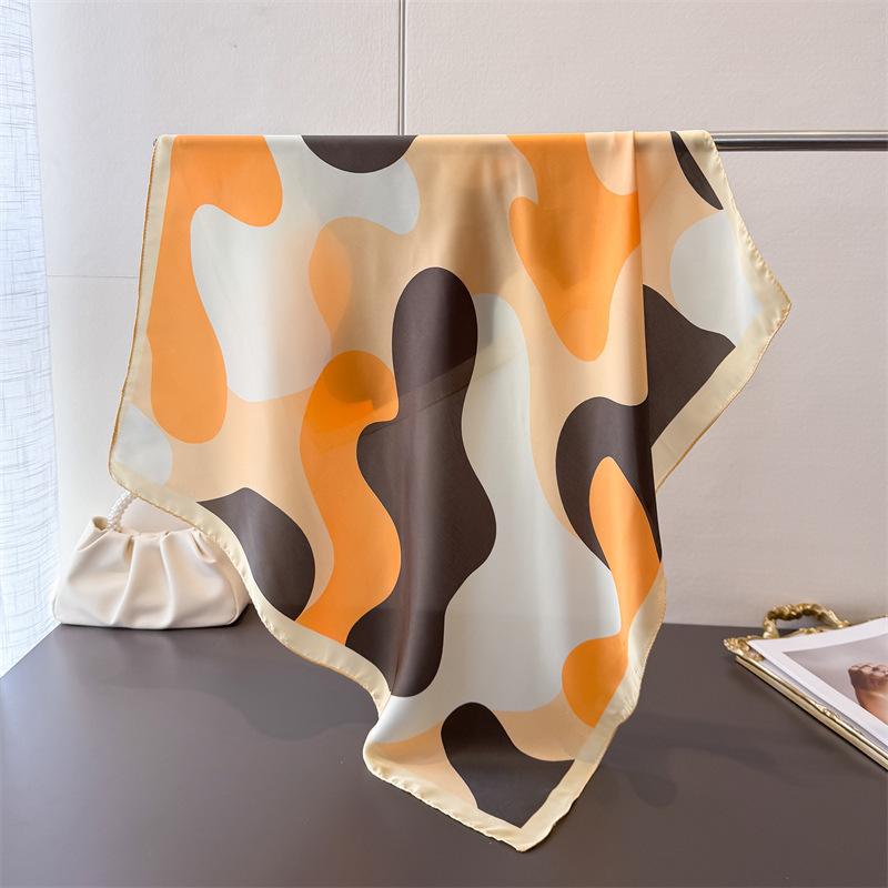 Luxury Printing 70cm Square Scarves Women s Silk Scarf Spring Summer Bandana Neckerchief Small Foulard Shawl 70x70cm
Luxury Printing 70cm Square Scarves Women s Silk Scarf Spring Summer Bandana Neckerchief Small Foulard Shawl 70x70cm