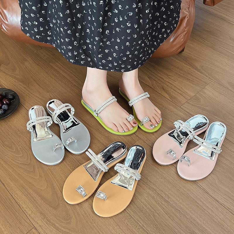 2025 summer new crushed ice pigeon egg rhinestone slope heel set toe flat bottom slippers women s sandals shoes 40 срібний
2025 summer new crushed ice pigeon egg rhinestone slope heel set toe flat bottom slippers women s sandals shoes 40 срібний