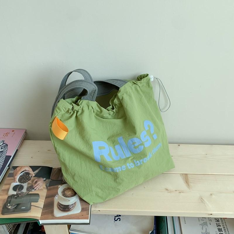 Casual simple texture trendy large-capacity bag 2025 summer new foreign style women s shoulder tote bag зелений
Casual simple texture trendy large-capacity bag 2025 summer new foreign style women s shoulder tote bag зелений