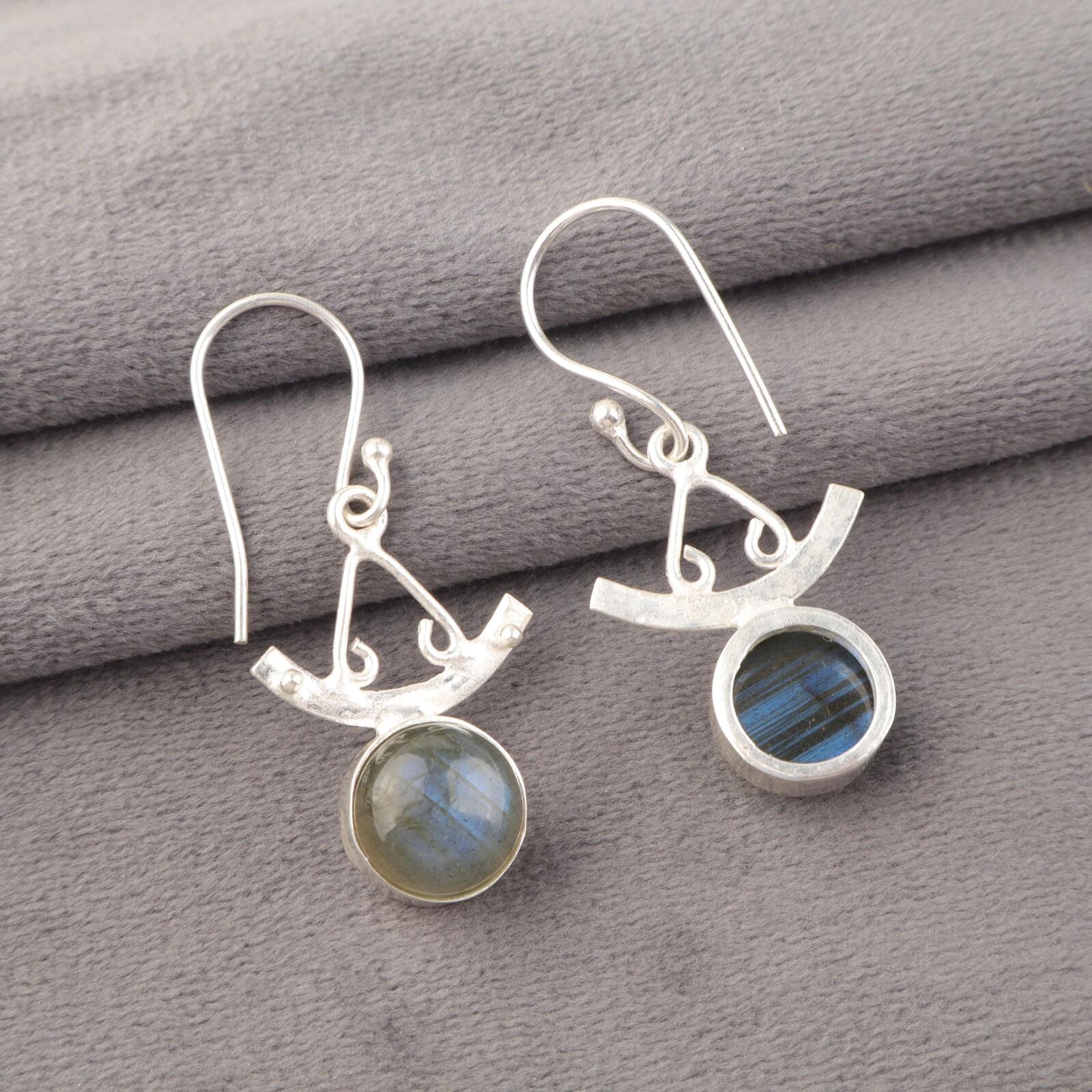 Natural Labradorite Gemstone 925 Sterling Silver Jewelry Handmade Earrings 1.63 EE-152-27
Natural Labradorite Gemstone 925 Sterling Silver Jewelry Handmade Earrings 1.63 EE-152-27