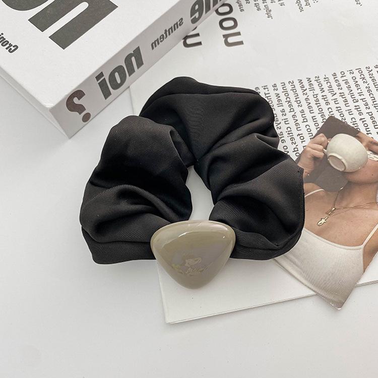 Роскошная атласная повязка на голову с цветком: Нежные и стильные аксессуары для волос: хвостики и многое другое.
Роскошная атласная повязка на голову с цветком: Нежные и стильные аксессуары для волос: хвостики и многое другое.