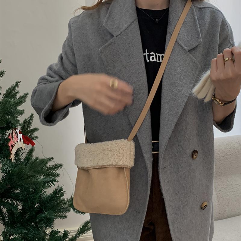 Korean Brown Suede Lamb Wool Plush Crossbody Bag - Autumn/Winter Furry Small Square Bag for Women
Korean Brown Suede Lamb Wool Plush Crossbody Bag - Autumn/Winter Furry Small Square Bag for Women