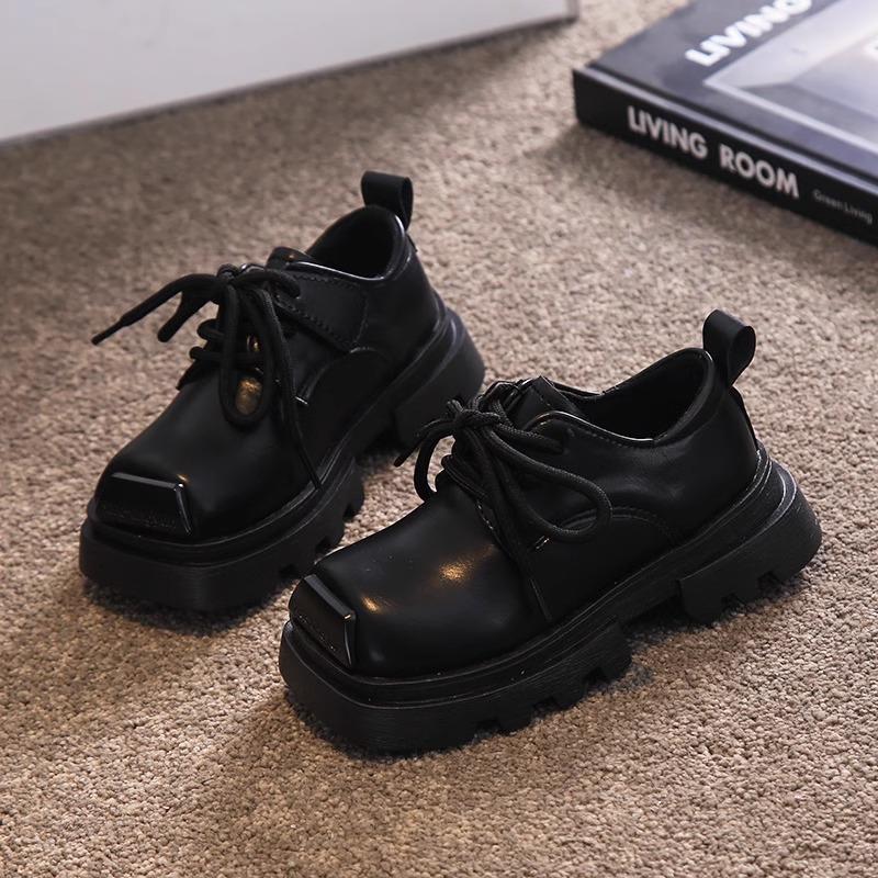 Детская кожаная обувь, черная весенне-осенняя новая детская обувь, маленькие кожаные туфли с квадратным носком для мальчиков, туфли с квадратным носком для девочек, в британском стиле 26 чёрный
Детская кожаная обувь, черная весенне-осенняя новая детская обувь, маленькие кожаные туфли с квадратным носком для мальчиков, туфли с квадратным носком для девочек, в британском стиле 26 чёрный