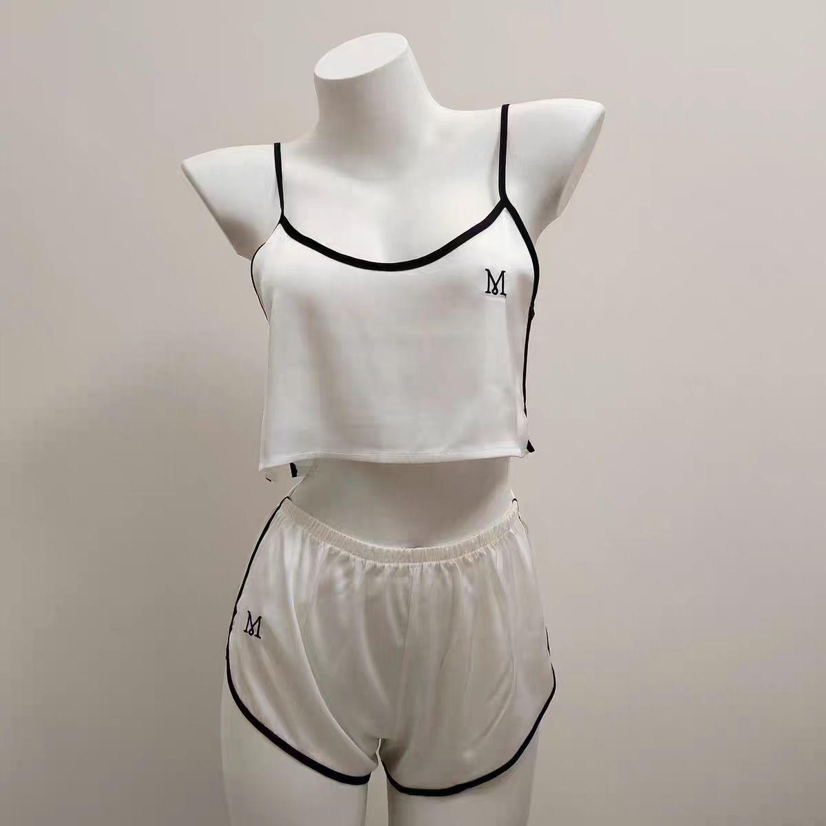 Personalized sexy underwear women s new pure desire wind belly pocket suspender pajamas shorts two-piece set One size fits all
Personalized sexy underwear women s new pure desire wind belly pocket suspender pajamas shorts two-piece set One size fits all