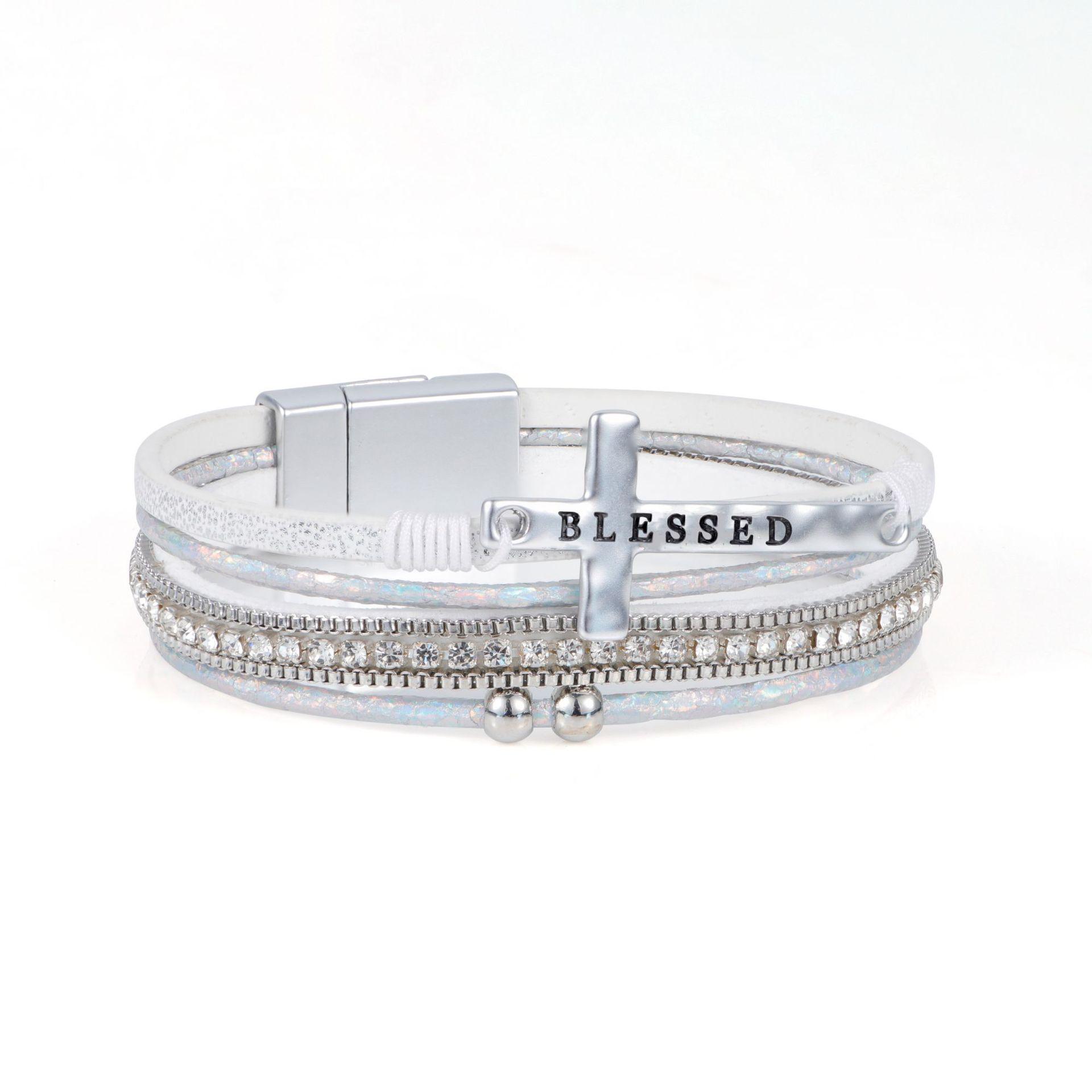 Богемский многослойный кожаный браслет с паве из бриллиантов
Богемский многослойный кожаный браслет с паве из бриллиантов