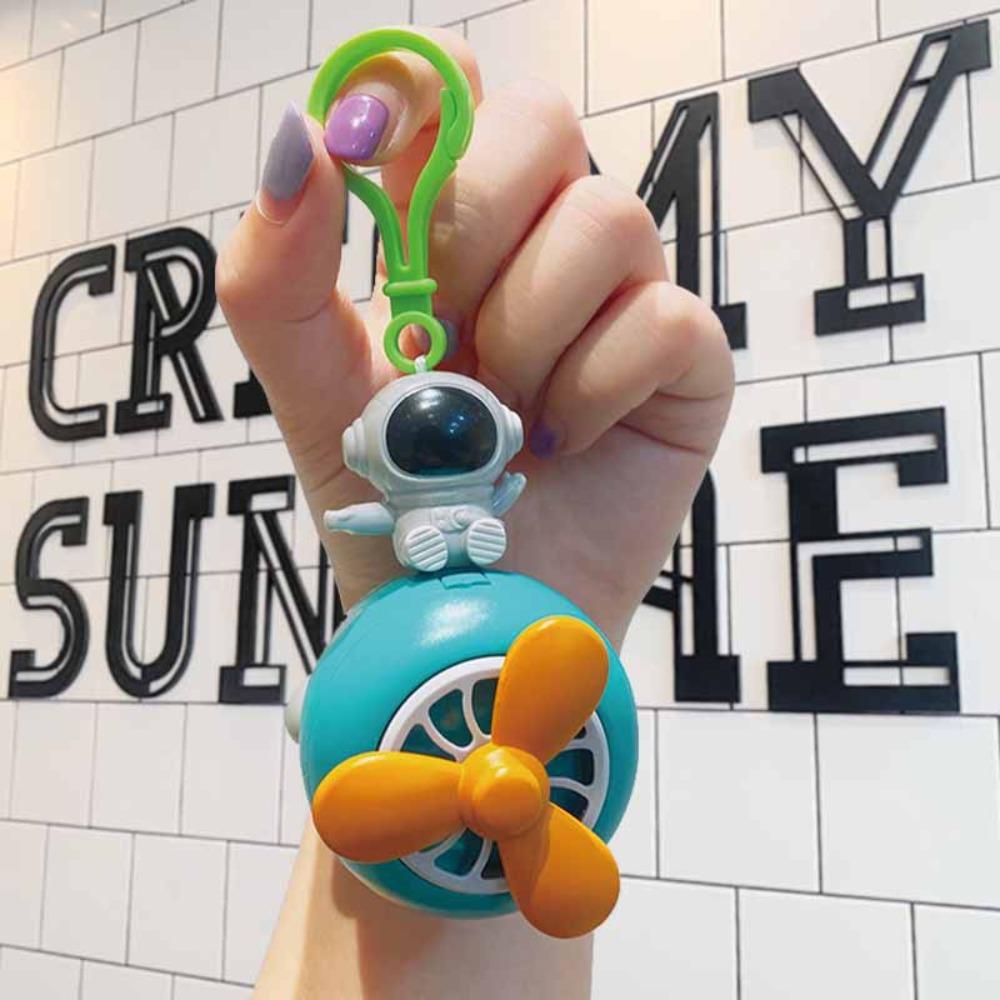 Exquisite Astronaut Key Ring Biting Teeth Rotating Helicopter Pendant Dinosaur Toy Keychain Boy green-astronaut
Exquisite Astronaut Key Ring Biting Teeth Rotating Helicopter Pendant Dinosaur Toy Keychain Boy green-astronaut