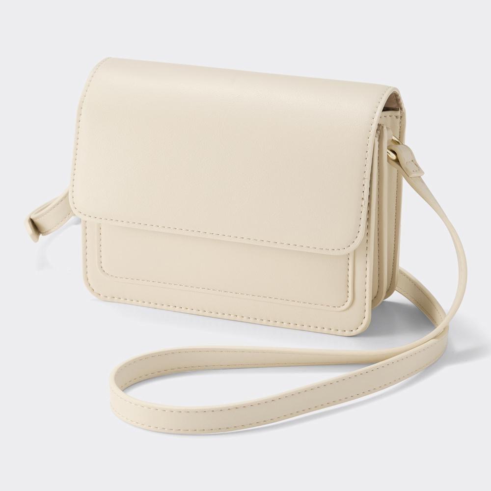 мини-сумка на плечо с клапаном GU
мини-сумка на плечо с клапаном GU