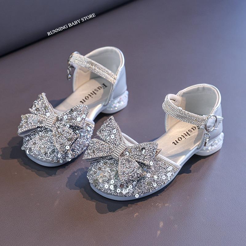 Girl s High Heels Rhinestone Princess Shoes Summer Little Girl Glitter Bow-knot Performance Dress Shoes for Evening Party I06018 26 серебряный
Girl s High Heels Rhinestone Princess Shoes Summer Little Girl Glitter Bow-knot Performance Dress Shoes for Evening Party I06018 26 серебряный