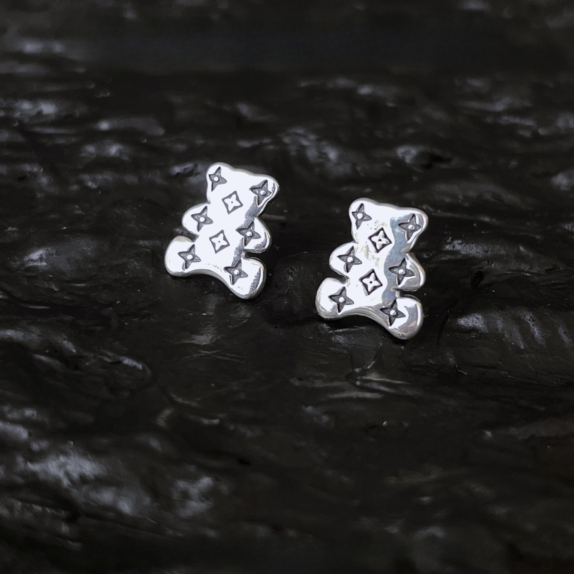 Bear Stud Earrings for Women s Year New Retro Cute Childlike Earrings Modify Face Shape Fashionable Ancient Flowers
Bear Stud Earrings for Women s Year New Retro Cute Childlike Earrings Modify Face Shape Fashionable Ancient Flowers