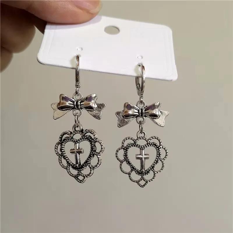 Gothic Vintage Love Heart Cross Bowknot Pendant Earrings For Women Fashion Ear Buckle EMO 90s Aesthetic Charms Accessories
Gothic Vintage Love Heart Cross Bowknot Pendant Earrings For Women Fashion Ear Buckle EMO 90s Aesthetic Charms Accessories
