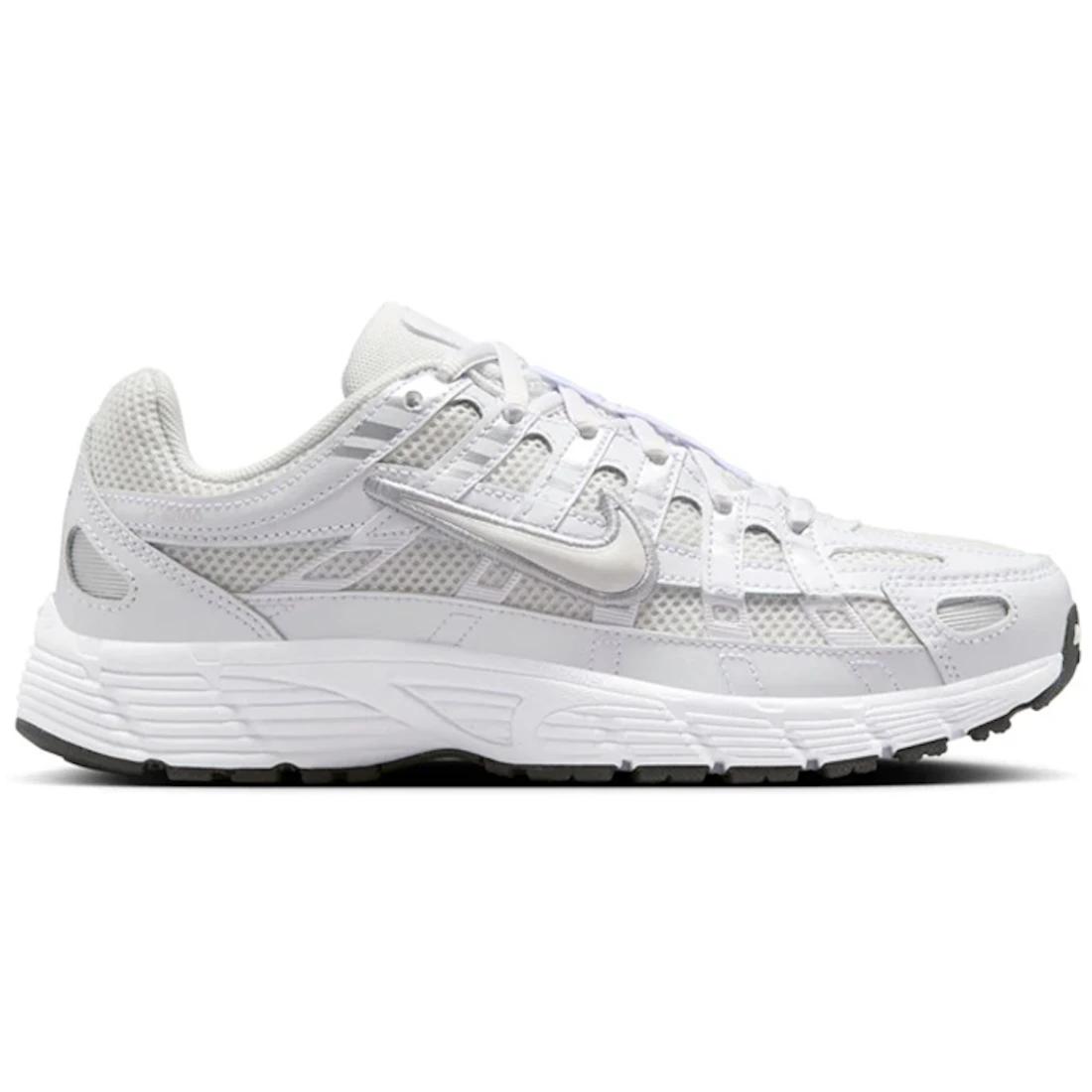 Sneaker Nike P-6000 Platinum Tint White (GS)(HV5064-003) 40
Sneaker Nike P-6000 Platinum Tint White (GS)(HV5064-003) 40
