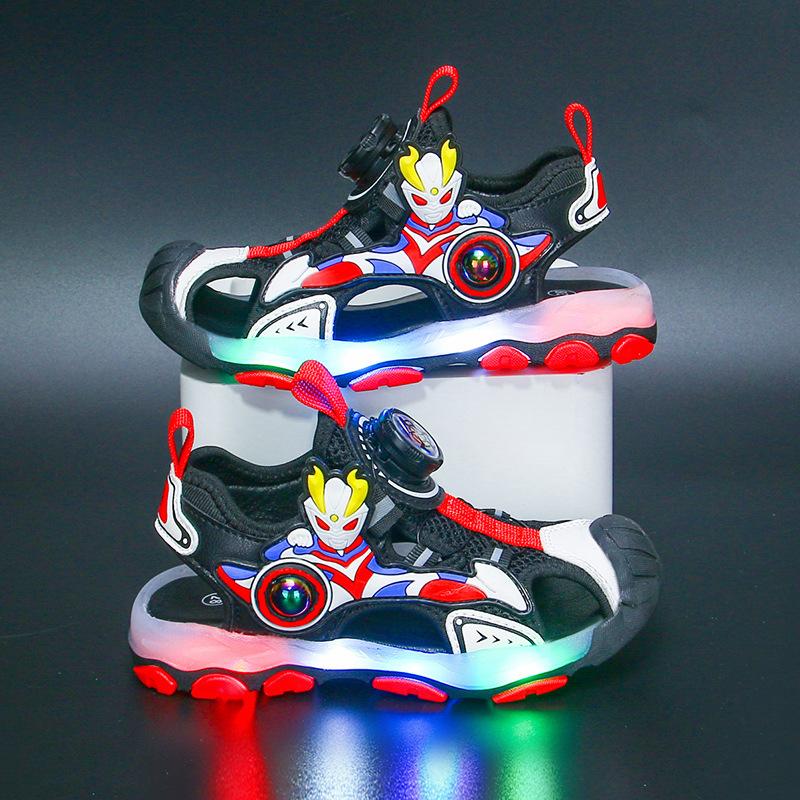 Lighted Boys Closed-Toe Sandals, New Summer Model with Rotating Buckle, Anti-Kick Shoes for Young Children and Elementary School Students 36Inner Length21.8cm with чорний
Lighted Boys Closed-Toe Sandals, New Summer Model with Rotating Buckle, Anti-Kick Shoes for Young Children and Elementary School Students 36Inner Length21.8cm with чорний
