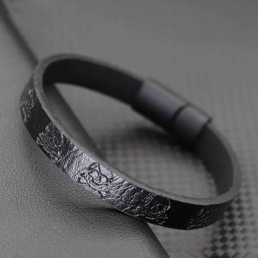 New Hiphop Pirate Skull Bracelet For Men Detachable Magnet Buckle Wrap Bangle Beach Nautical Outdoor Sports Cycling Accessories 20.5cm
New Hiphop Pirate Skull Bracelet For Men Detachable Magnet Buckle Wrap Bangle Beach Nautical Outdoor Sports Cycling Accessories 20.5cm