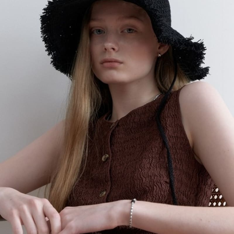 LOVE ME MONSTER Панама-ведро с кисточками и волнистым краем_3 цвета (L251MCP010) BLACK
LOVE ME MONSTER Панама-ведро с кисточками и волнистым краем_3 цвета (L251MCP010) BLACK