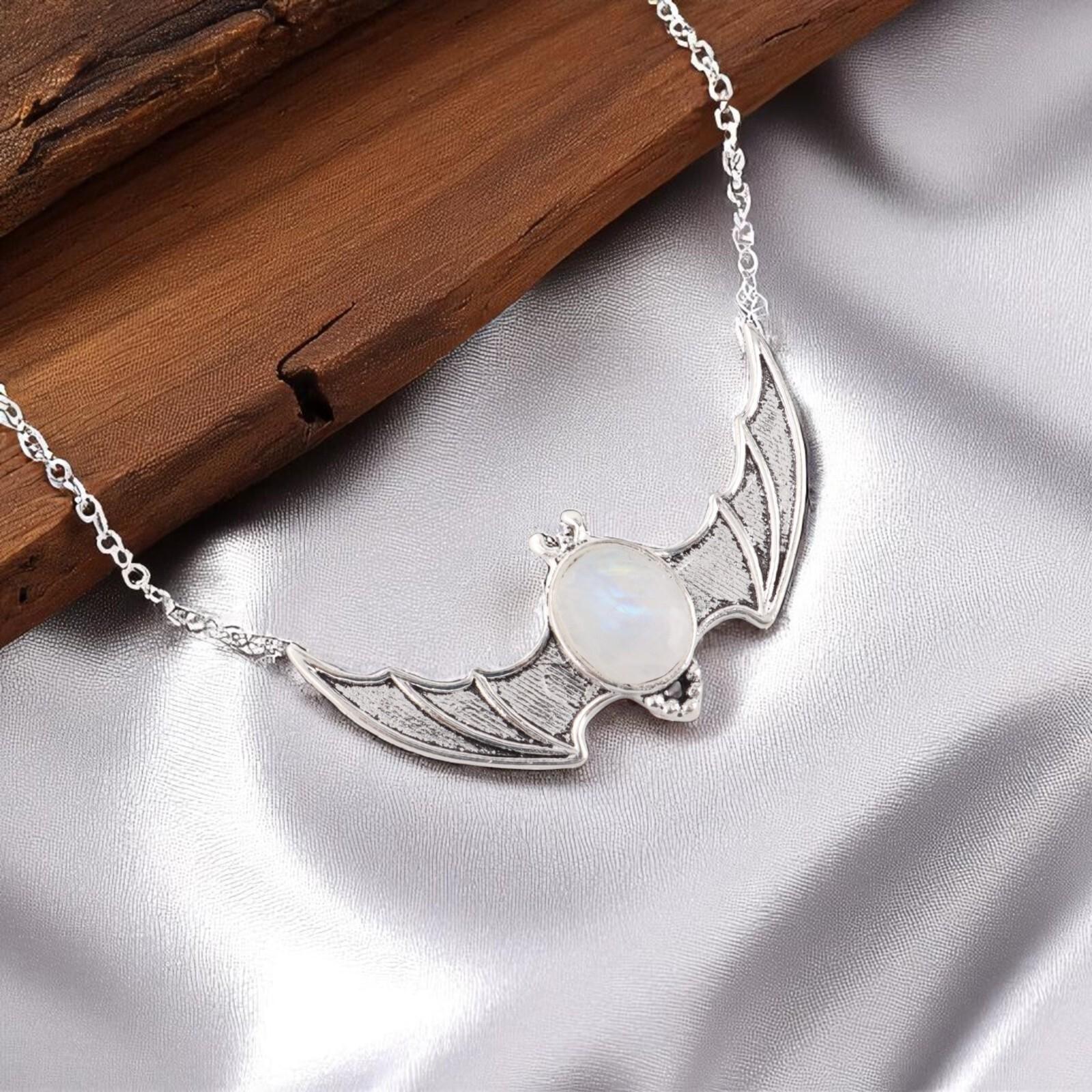 Natural Rainbow Moonstone Gemstone 925 Sterling Silver Jewelry Women Pendant 1 CP-33-29
Natural Rainbow Moonstone Gemstone 925 Sterling Silver Jewelry Women Pendant 1 CP-33-29