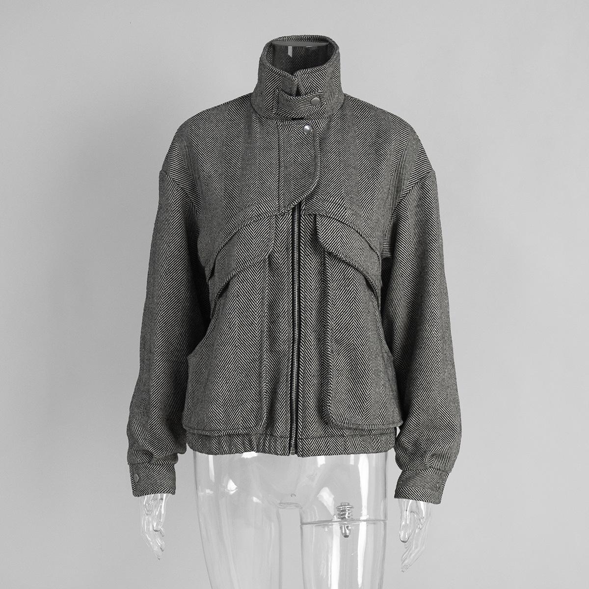 Herringbone stand-up collar jacket European and American autumn and winter new zipper with pocket top loose woolen coat S чёрный
Herringbone stand-up collar jacket European and American autumn and winter new zipper with pocket top loose woolen coat S чёрный
