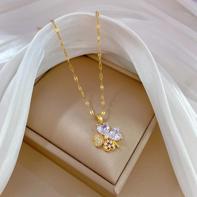 Four-Leaf Full Diamond Necklace Earrings Set Light Luxury Micro-Inlaid Personalized Temperament Banquet Earrings Necklace Combination
Four-Leaf Full Diamond Necklace Earrings Set Light Luxury Micro-Inlaid Personalized Temperament Banquet Earrings Necklace Combination
