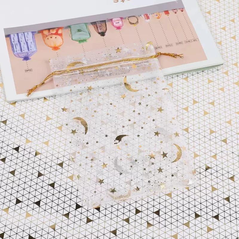 Moon Stars Drawstring Organza Bags Jewelry Gift Bags Pouches Gold Star Organza Favor Pouches for Christmas Wedding 50pcs&7x9cm білий
Moon Stars Drawstring Organza Bags Jewelry Gift Bags Pouches Gold Star Organza Favor Pouches for Christmas Wedding 50pcs&7x9cm білий