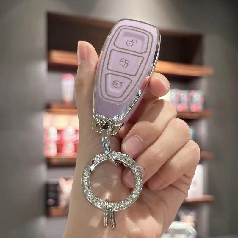 Чехол-брелок с блестящим ремешком для ключей для Ford Focus 3 4 ST Mondeo MK3 MK4 Fiesta Fusion Kuga 2013 2014 2015 2017 2018 
Чехол-брелок с блестящим ремешком для ключей для Ford Focus 3 4 ST Mondeo MK3 MK4 Fiesta Fusion Kuga 2013 2014 2015 2017 2018