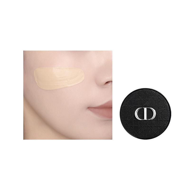 DIOR Cushion 05N Glow No gift box, no gift bag белый
DIOR Cushion 05N Glow No gift box, no gift bag белый