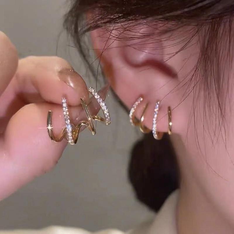 High-End Hypoallergenic 925 Silver Influencer Earrings with Niche Four-Claw Stud Design золотой
High-End Hypoallergenic 925 Silver Influencer Earrings with Niche Four-Claw Stud Design золотой