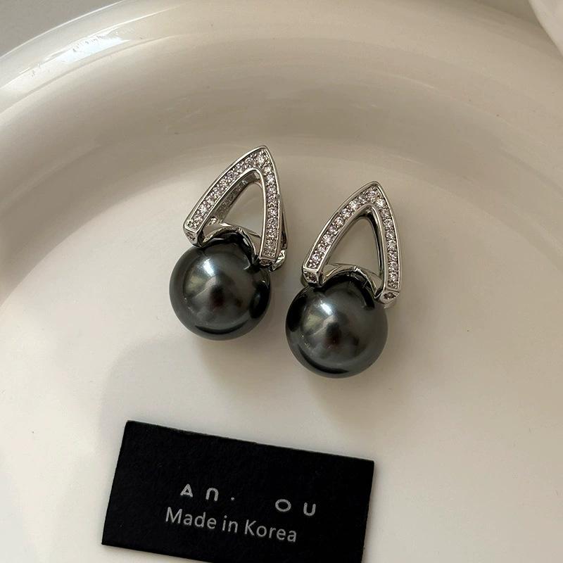 Home Aurora Pearl Pure Silver Needle Earrings Ear Buckles Women s Premium Sense Annual Explosion Horseshoe Earrings Earrings
Home Aurora Pearl Pure Silver Needle Earrings Ear Buckles Women s Premium Sense Annual Explosion Horseshoe Earrings Earrings