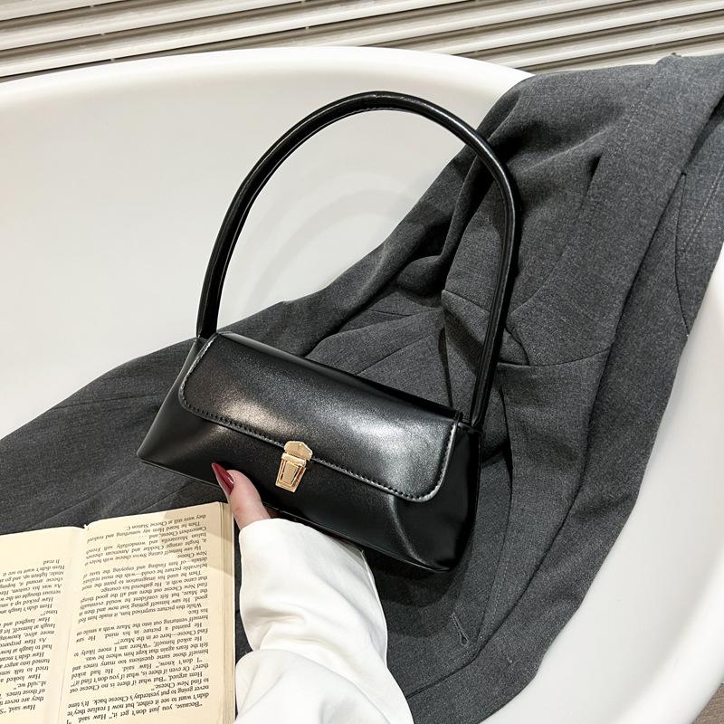 Новая женская сумка однотонная высокая мода ретро сумка-подмышка универсальная атмосфера портативный темперамент наплечная сумка чёрный
Новая женская сумка однотонная высокая мода ретро сумка-подмышка универсальная атмосфера портативный темперамент наплечная сумка чёрный