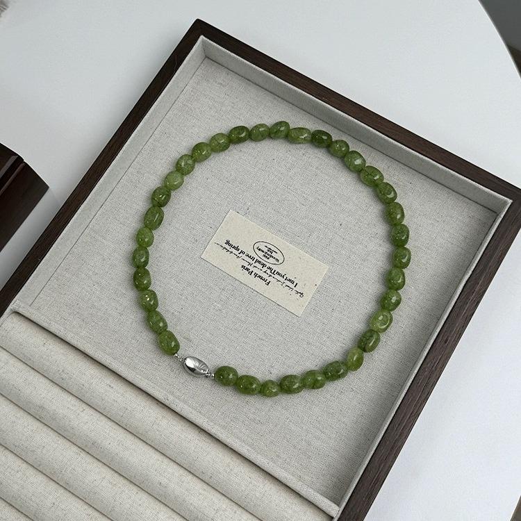 Summer Avocado Jadeite Necklace with Stainless Steel Yuanbao Buckle & Oval Green Chalcedony Clavicle Chain
Summer Avocado Jadeite Necklace with Stainless Steel Yuanbao Buckle & Oval Green Chalcedony Clavicle Chain